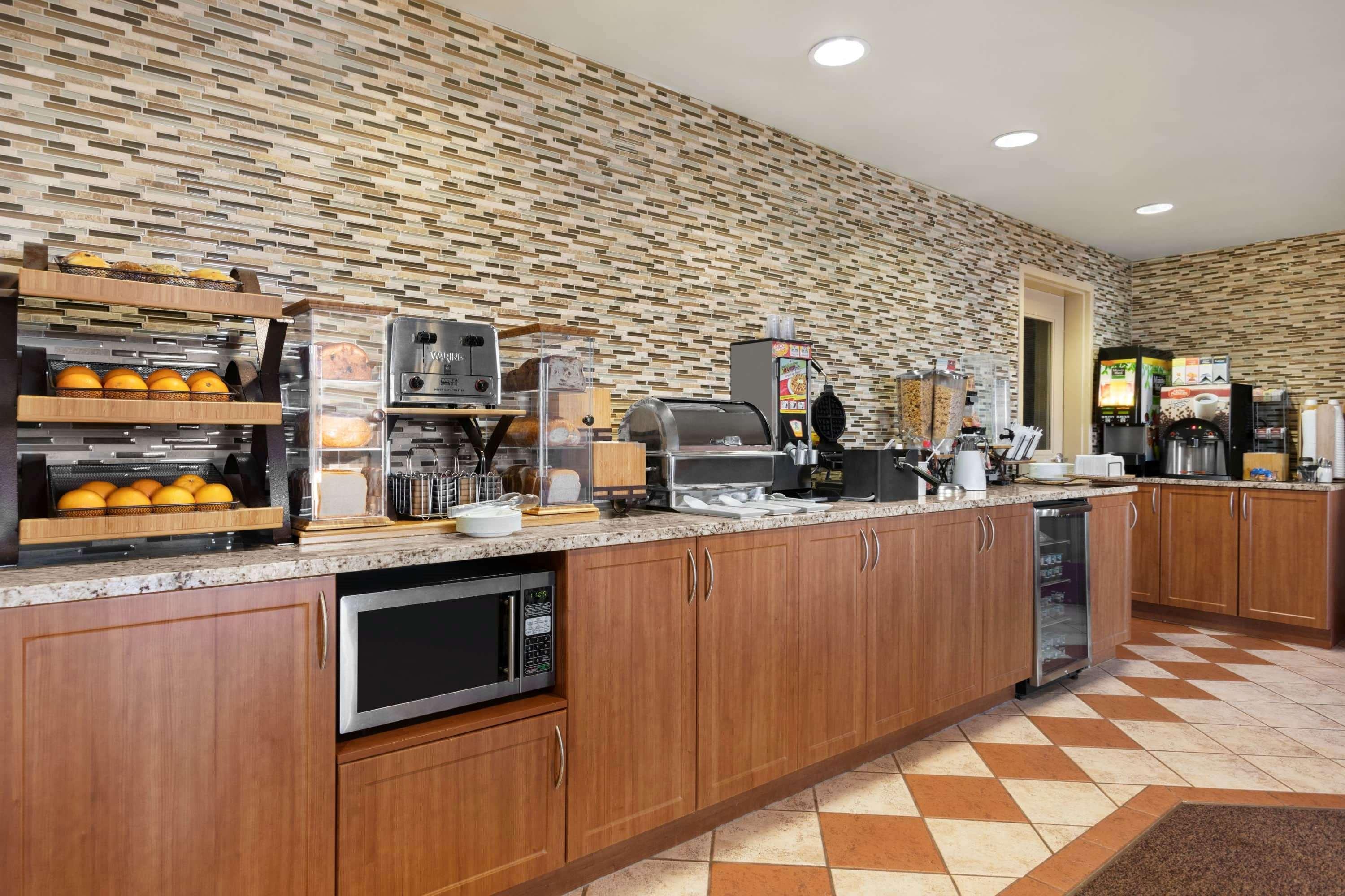 Days Inn & Suites By Wyndham Thompson Eksteriør bilde