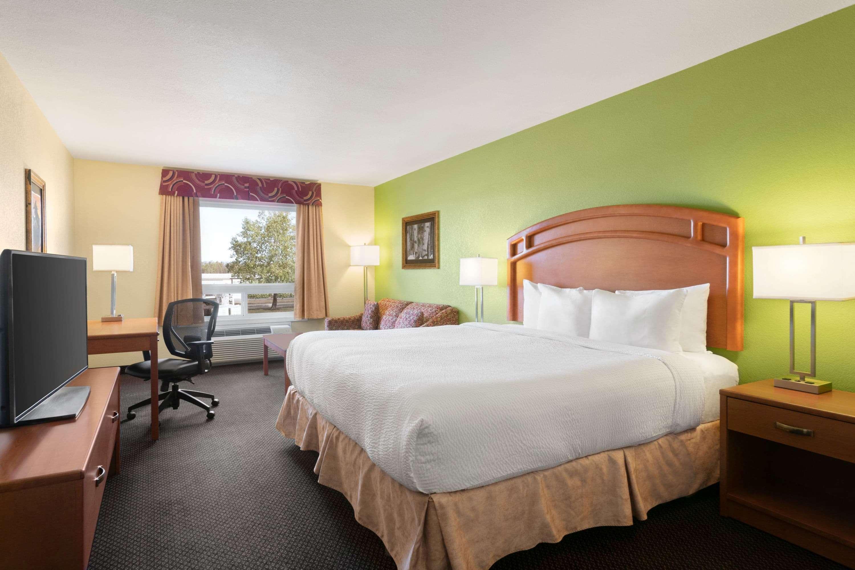 Days Inn & Suites By Wyndham Thompson Eksteriør bilde