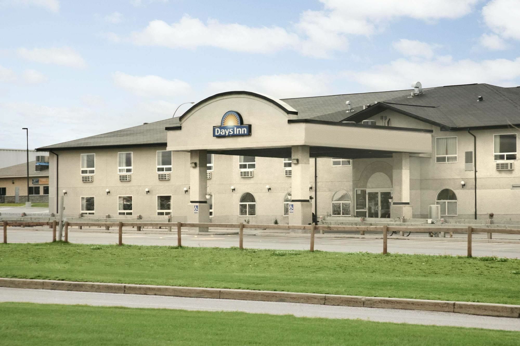 Days Inn & Suites By Wyndham Thompson Eksteriør bilde